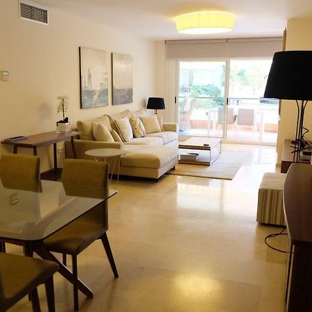 Luxury Modern Apartment With Terrace, Pool And Garage! 马尔韦利亚 外观 照片