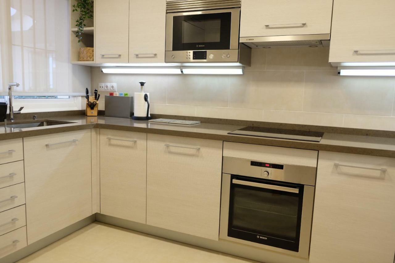 Luxury Modern Apartment With Terrace, Pool And Garage! 马尔韦利亚 外观 照片