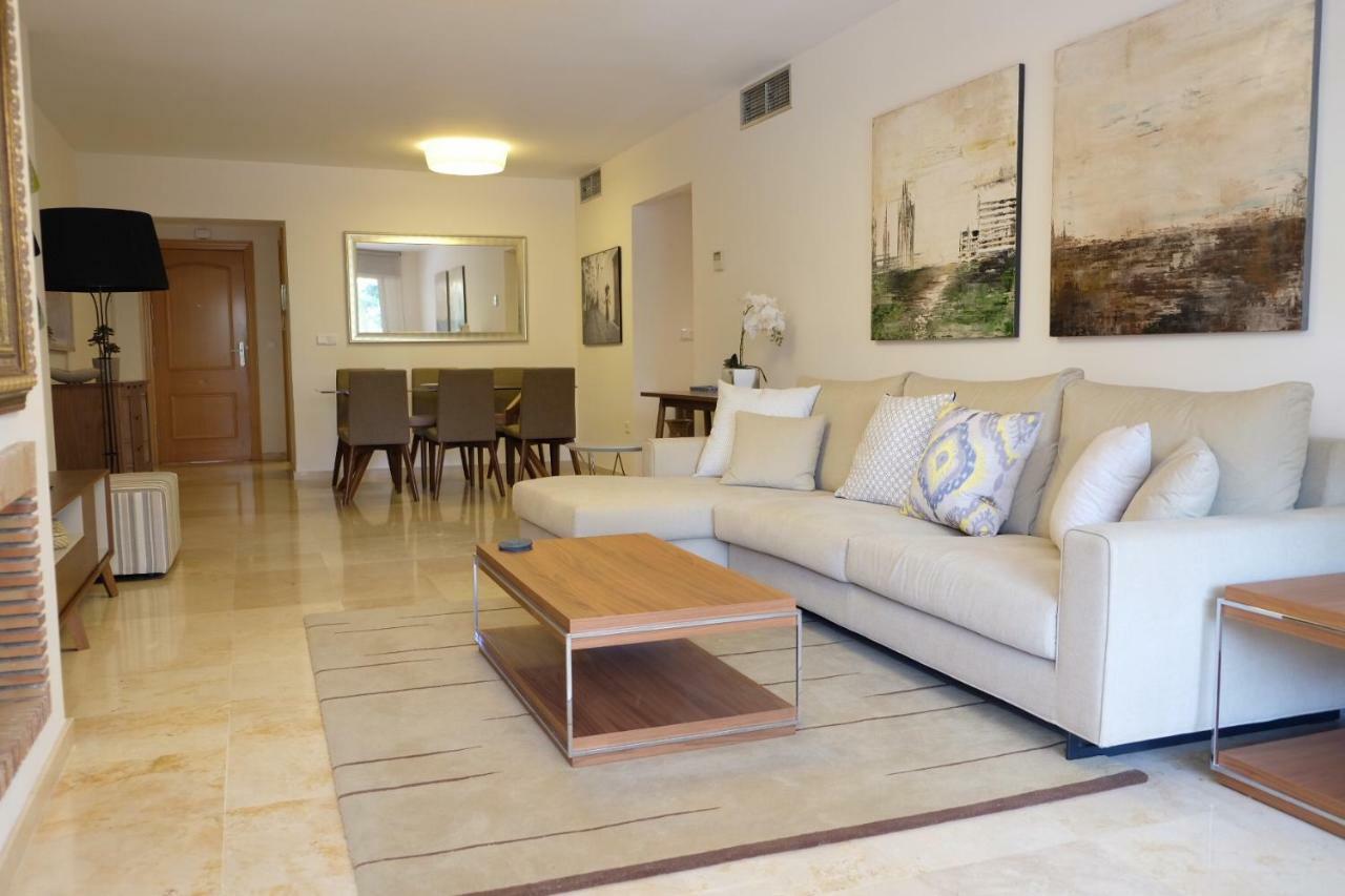 Luxury Modern Apartment With Terrace, Pool And Garage! 马尔韦利亚 外观 照片